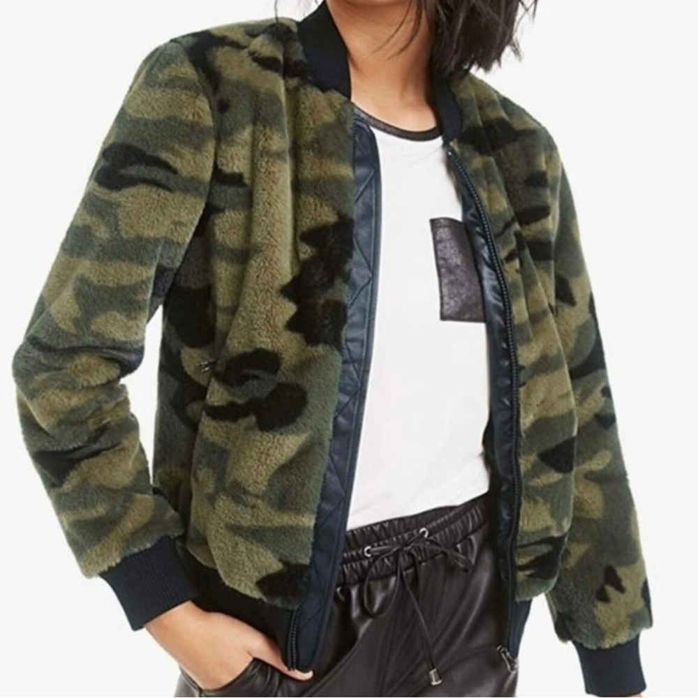 PEYTON JENSEN Green Black Camouflage Faux Fur Fuzzy Sherpa Bomber Jacket Small